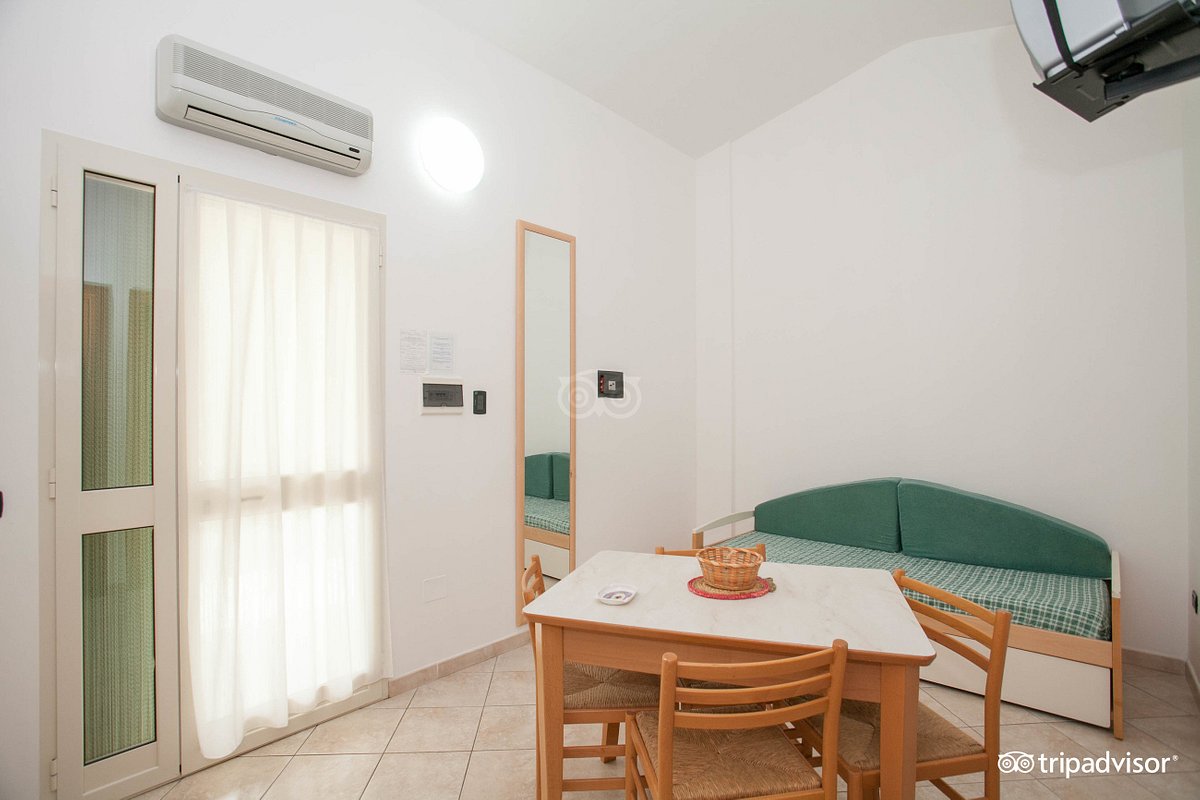 four-person-apartment--v8211747